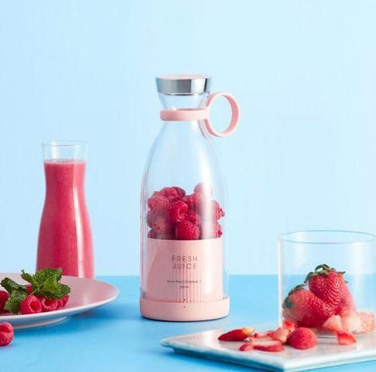 GoSqueeze Mini Juice Blender